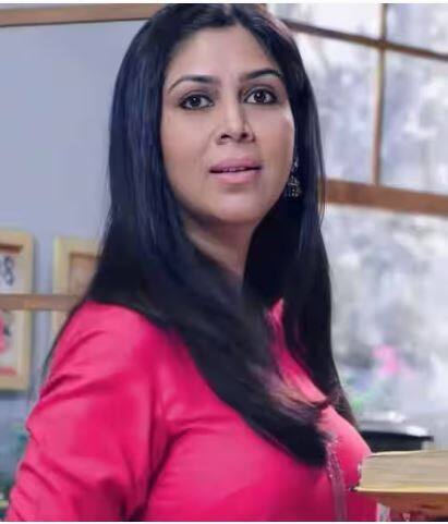 ਸਾਕਸ਼ੀ ਤੰਵਰ ਦੀ ਦਿੱਤਿਆ ਨਾਲ ਬਾਂਡਿੰਗ ਵੀ ਬਹੁਤ ਖੂਬਸੂਰਤ ਹੈ ਅਤੇ ਇੰਨਾ ਹੀ ਨਹੀਂ ਉਹ ਆਪਣੀ ਬੇਟੀ ਨਾਲ ਫੋਟੋਆਂ ਵੀ ਸ਼ੇਅਰ ਕਰਦੀ ਰਹਿੰਦੀ ਹੈ। ਦੋਵਾਂ ਦੀਆਂ ਖੂਬਸੂਰਤ ਤਸਵੀਰਾਂ ਨੂੰ ਫੈਨਜ਼ ਵੀ ਕਾਫੀ ਪਸੰਦ ਕਰ ਰਹੇ ਹਨ।