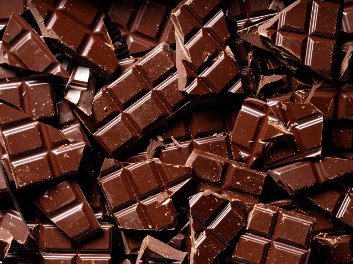 ​Benefits of Eating Chocolate know health facts ​नुकसान तो आपने बहुत सुने होंगे लेकिन आज चॉकलेट खाने के फायदे भी जान लें