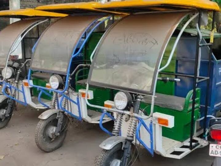 Chhattisgarh: रायगढ़ शहर के वार्डो में नया ई-रिक्शा खरीदने की मंजूरी, स्वच्छता दीदीयों की मुश्किलें होंगी आसान Chhattisgarh Raigarh city 24 new e-rickshaws in the wards cleanliness sisters will be easier ann Chhattisgarh: रायगढ़ शहर के वार्डो में नया ई-रिक्शा खरीदने की मंजूरी, स्वच्छता दीदीयों की मुश्किलें होंगी आसान