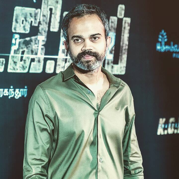 தொடர்ந்து தோல்விகளை மட்டுமே சந்தித்து வரும் பிரபாஸிற்கு பிரசாந்த் நீலின் சலார் கைக்கொடுக்கலாம். அதுமட்டுமில்லாமல் கே.ஜி.எஃப் 1 மற்றும் 2, காந்தாரா ஆகிய வெற்றி படங்களை தயாரித்த ஹொம்பாலே நிறுவனம் இப்படத்தின் கதையை நம்பி தயாரிக்க ஒப்புக்கொண்டுள்ளதால் இதன் மீது பெரும் எதிர்ப்பார்ப்பும் உள்ளது.