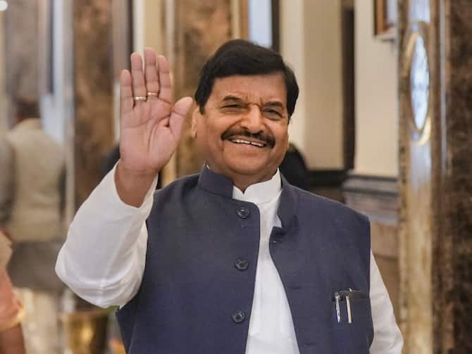 UP Politics: शिवपाल यादव का दावा सच हुआ तो बढ़ेगी BJP और ओम प्रकाश राजभर की मुश्किल, शरद पवार पर कही ये बात UP Politics: शिवपाल यादव का दावा सच हुआ तो बढ़ेगी BJP और ओम प्रकाश राजभर की मुश्किल, शरद पवार पर कही ये बात