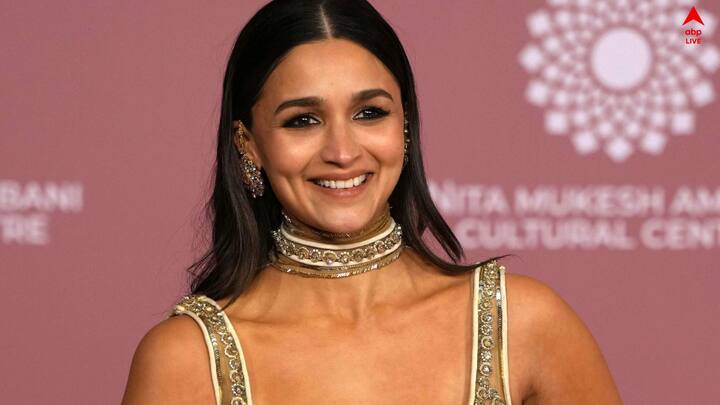 প্রেম নাকি পরিবার কার গুরুত্ব বেশি ? এই ছবির মধ্য দিয়ে প্রশ্ন ছুঁড়ে দিয়েছেন পরিচালক।