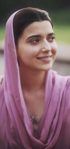 Nimrat Khaira: ਨਿਮਰਤ ਖਹਿਰਾ ਨੇ ਦੇਸੀ ਅੰਦਾਜ਼ ਨਾਲ ਲੁੱਟੀ ਮਹਿਫਲ, ਤਸਵੀਰਾਂ ਦੇਖ ਫੈਨਜ਼ ਬੋਲੇ- 'ਇਸ ਨੂੰ ਕਹਿੰਦੇ ਅਸਲੀ ਪੰਜਾਬਣ'