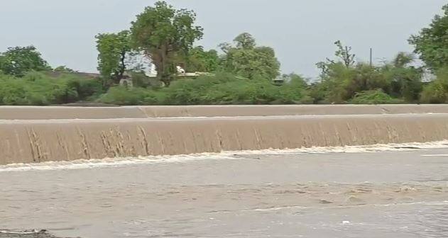 Bhavnagar: Kalubhar dam overflowed these 9 villages have been alerted Bhavnagar : કાળુભાર ડેમ થયો ઓવરફલો, આ 9 ગામોને કરવામાં આવ્યા એલર્ટ