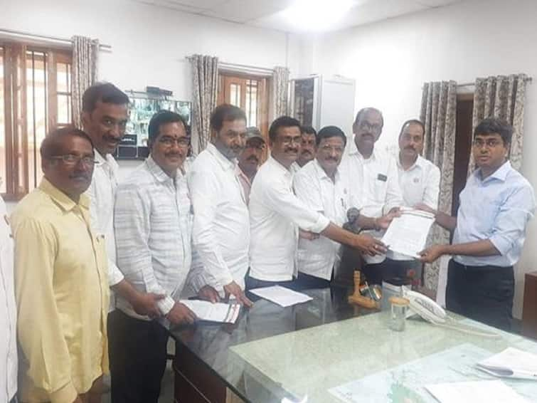 Agriculture news Panchnama of crops immediately Raju Shetti demand kolhapur News Raju Shetti : पाण्याअभावी वाळत चाललेल्या पिकांचे तातडीने पंचनामे करा, राजू शेट्टींची मागणी