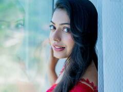 Varsha Bollamma : 'அழகிய பூ முகம் காணவே ஆயுள் தான் போதுமோ...? வர்ஷா பொல்லம்மாவின் க்யூட் கிளிக்ஸ்!