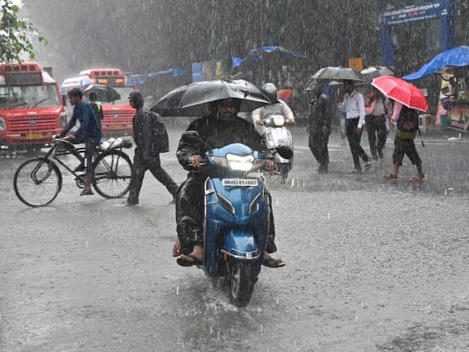 Mumbai Wakes Up To Light Rain Issues Alert