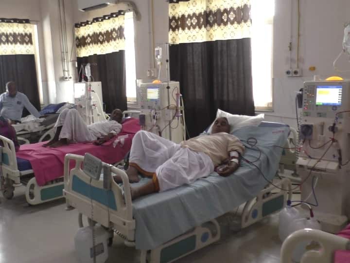 Bharatpur RBM Hospital Dialysis and Sonography Machines malfunctioning patients Suffering Know what Doctors Say ANN Bharatpur: भरतपुर के सबसे बड़े अस्पताल में डायलसिस और सोनोग्राफी की मशीनें खराब, मरीज हो रहे परेशान