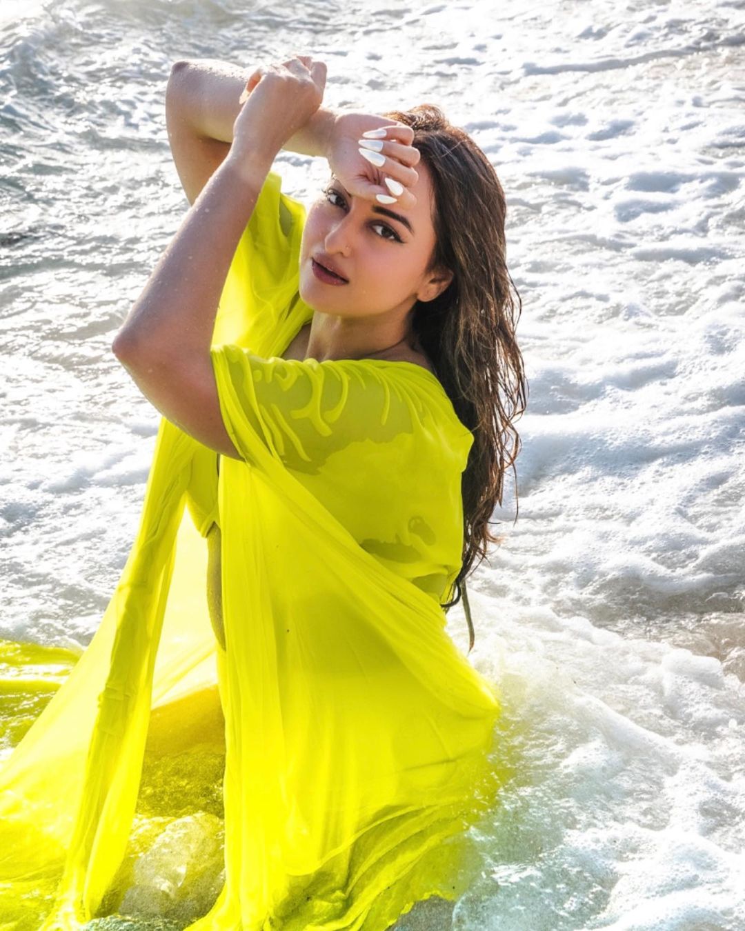 Sonakshi Sinha Oozes Oodles Of Oomph As She Sets Fire In Water With Latest  PICS