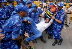 Manipur Violence: ਮਣੀਪੁਰ ਹਿੰਸਾ ਨੂੰ ਹੋਏ 2 ਮਹੀਨੇ, ਵਾਰ-ਵਾਰ ਹੋ ਰਿਹਾ ਹੰਗਾਮਾ, ਤਸਵੀਰਾਂ ‘ਚ ਦੇਖੋ ਹਾਲਾਤ