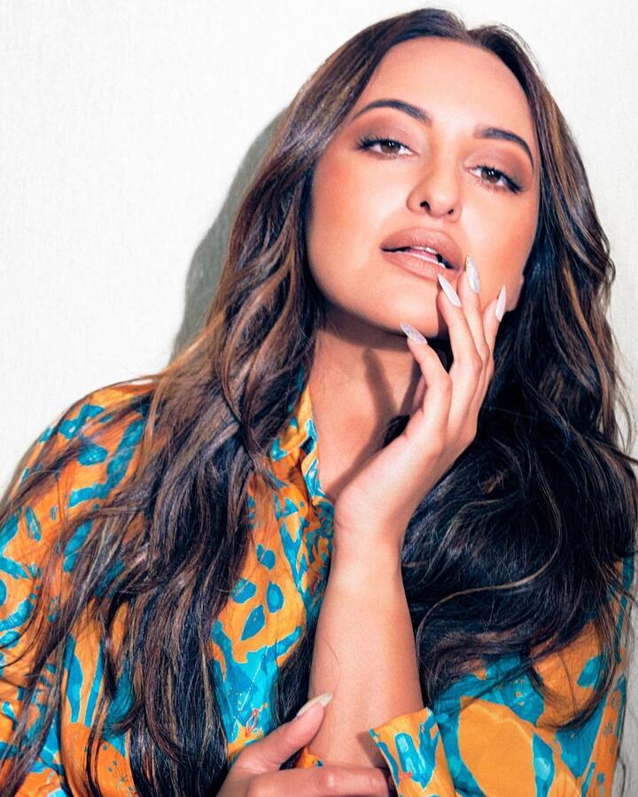 Sonakshi Sinha Oozes Oodles Of Oomph As She Sets Fire In Water With ...