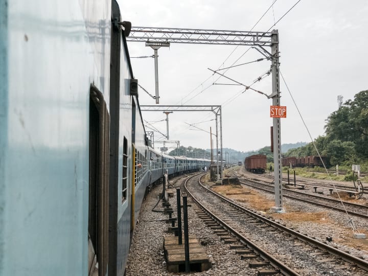 ​South Western Railway has recruited more than 900 posts, these candidates can apply