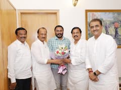 विधायक देवेंद्र भुयार ने मारी पलटी, दोपहर में शरद पवार के साथ बैठक की और शाम में अजित पवार से मिलाया हाथ