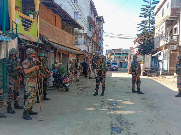 Mob Tries To Block Movements, Loot Weapons From Army Camp In Manipur, 1 Rioter Killed Mob Tries To Block Movements, Loot Weapons From Army Camp In Manipur, 1 Rioter Killed