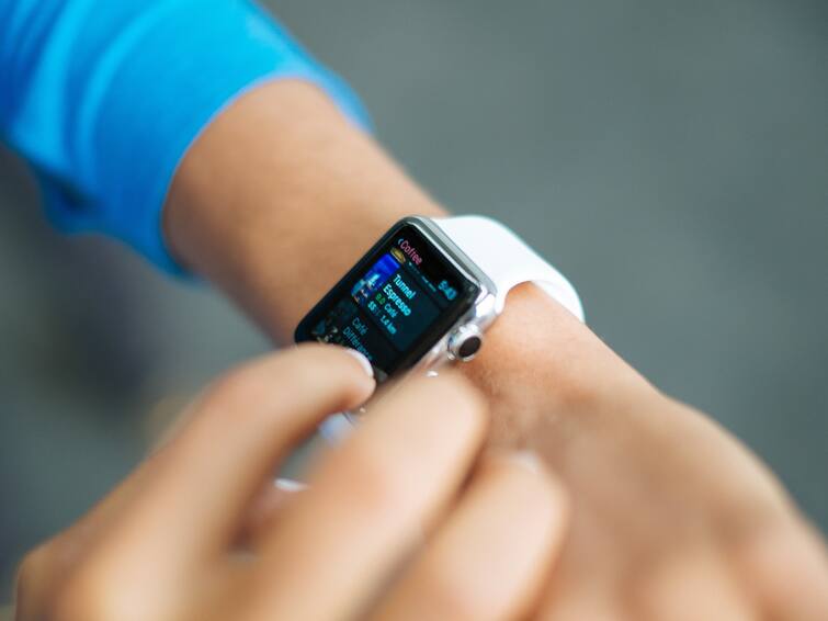 Can Smartwatch spot Parkinson's disease years earlier Smartwatch for health: స్మార్ట్ వాచ్‌తో ఆ భయానక వ్యాధిని ముందుగానే పసిగట్టవచ్చా?