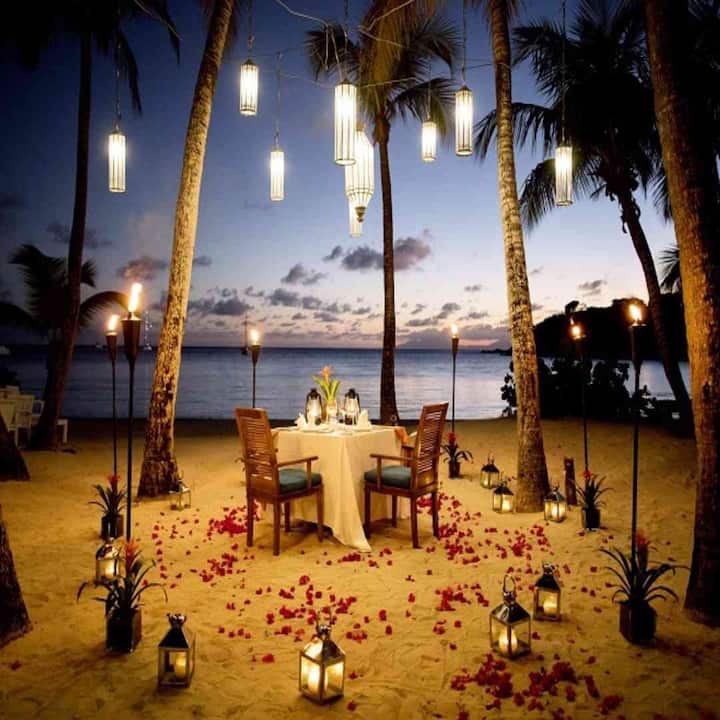 ਵਿਆਹ ਤੋਂ ਬਾਅਦ ਜੋੜੇ ਨਵੀਆਂ ਥਾਵਾਂ 'ਤੇ ਘੁੰਮਣਾ ਪਸੰਦ ਕਰਦੇ ਨੇ, ਸਾਡੇ ਦੇਸ਼ 'ਚ ਬਹੁਤ ਸਾਰੀਆਂ ਅਜਿਹੀਆਂ ਖੂਬਸੂਰਤ ਥਾਵਾਂ ਹਨ ਜਿਨ੍ਹਾਂ ਨੂੰ ਹਨੀਮੂਨ ਲਈ ਪਰਫੈਕਟ ਡੈਸਟੀਨੇਸ਼ਨ ਕਿਹਾ ਜਾਂਦਾ ਹੈ।