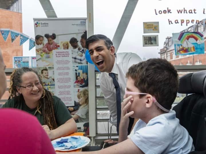 Rishi Sunak at the Evelina Children's ward of St Thomas' hospital. (Image Source: Getty)