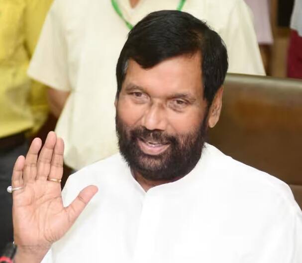 Ram Vilas Paswan Birth Anniversary:  Lesser-known facts about Lok Janshakti Party’s founder Ram Vilas Paswan Birth Anniversary: સરકારી નોકરી છોડી પોતે જ બની ગયા 'સરકાર', છ વડાપ્રધાન સાથે કર્યું કામ
