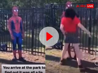 Viral Video: 15 साल के बच्चे को मारकर किया लहूलुहान, स्पाइडर-मैन का ड्रेस पहनने पर हुआ हमला