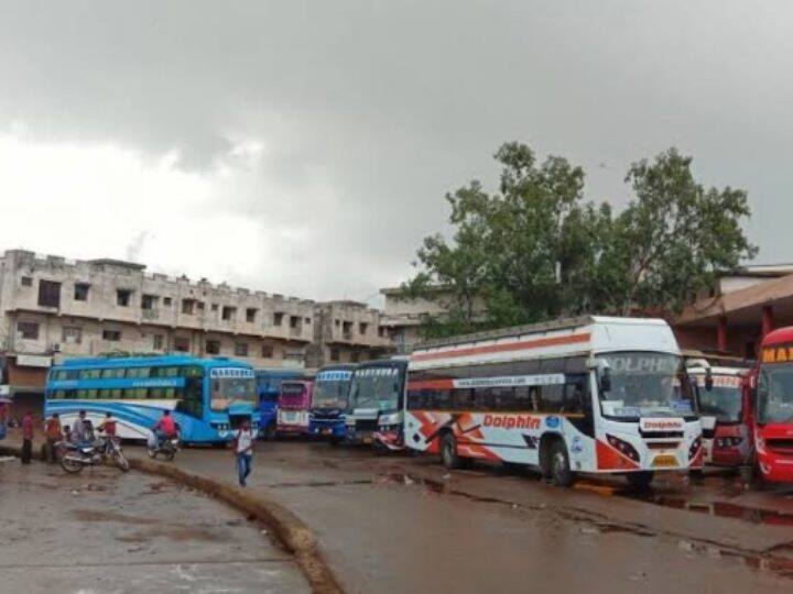 Passenger buses running through Koriya and Manendragarh Chirmiri Bharatpur were checked ann Chhattisgarh: नियमों को ताक पर रखकर बसों का संचालन, कई कंडेक्टर बिना लाइसेंस वाले, हुई जांच