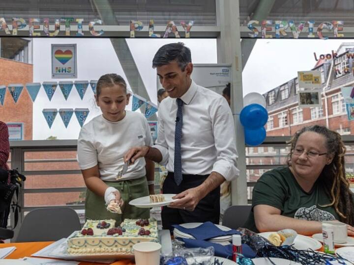 PM Sunak at the St Thomas' hospital. 