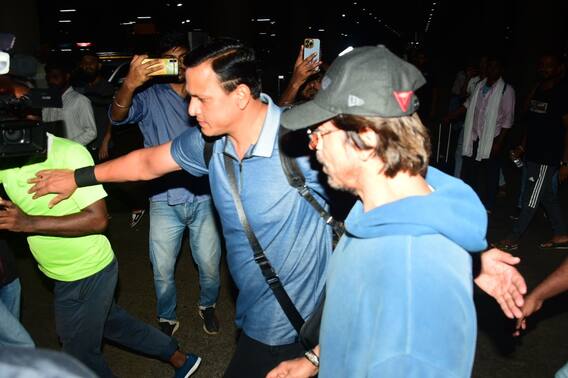 घायल होने की खबरों के बीच मुंबई पहुंचे Shah Rukh Khan की पहली तस्वीर आई सामने, एयरपोर्ट पर इस हालत में नजर आए किंग खान