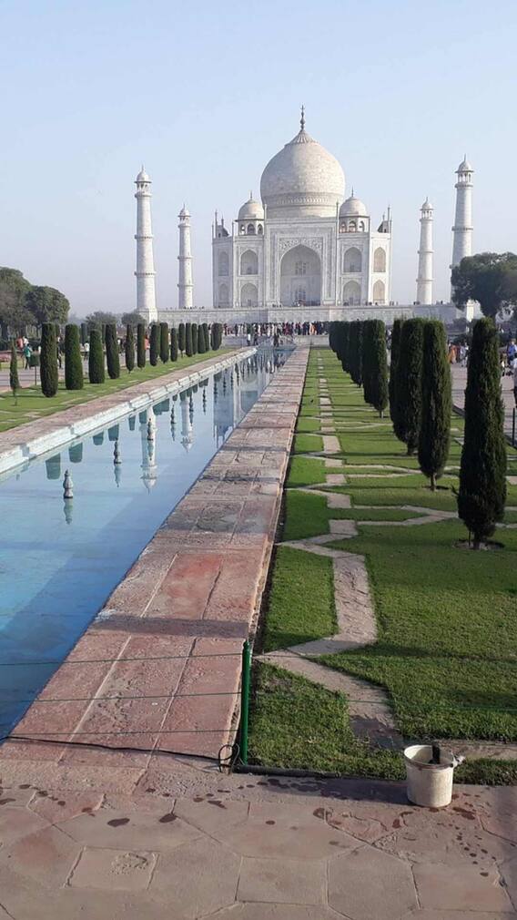 शाहजहां ने यमुना नदी के पास ही ताजमहल क्यों बनवाया?