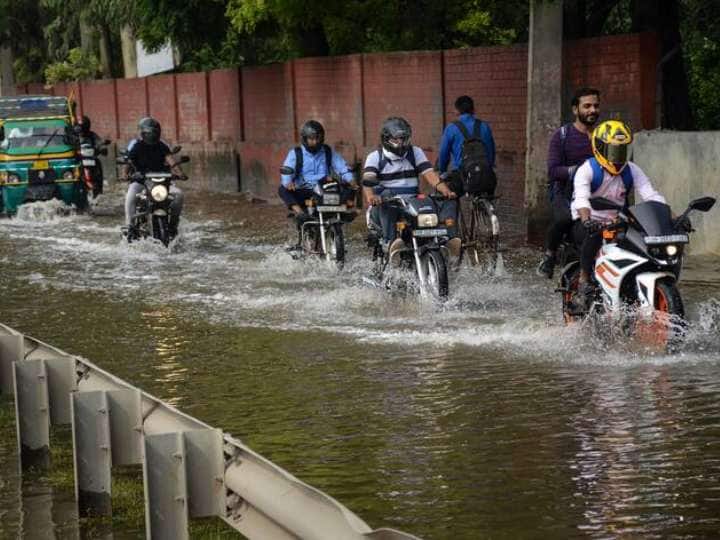 IMD Weather Today update heavy rainfall in Up delhi kerala for next 5 days Weather Update: दिल्ली-यूपी समेत इन राज्यों में भारी बारिश की चेतावनी, इस दिन से मिलेगी राहत, पढ़ें विभाग का अपडेट