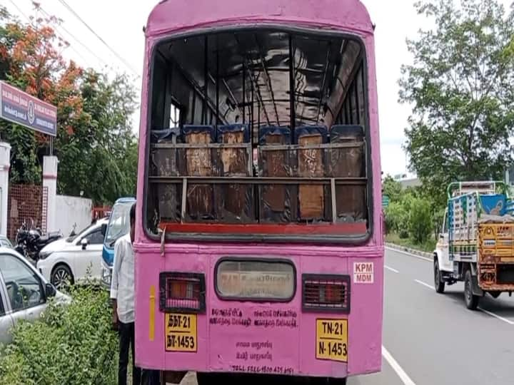 chengalpattu complaint police station  students threw stones and broke glass at the bus stop near Madurandakam TNN Chengalpattu: மதுராந்தகம் அருகே  நிற்காத அரசு பேருந்து மீது கல் வீச்சு...கண்ணாடி உடைப்பு