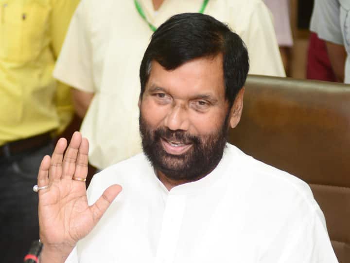 जयंती विशेष: सरकारी नौकरी छोड़ खुद बन गए ‘सरकार’, रामविलास पासवान को कैसे मिला ये चर्चित तमगा जयंती विशेष: सरकारी नौकरी छोड़ खुद बन गए ‘सरकार’, रामविलास पासवान को कैसे मिला ये चर्चित तमगा