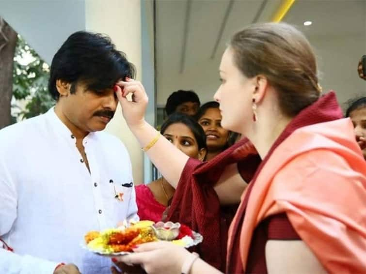 Pawan Kalyan and his third wife Anna Lezhnova separated? Pawan Kalyan- Anna Lezhnova: మూడో భార్యతో పవన్ కల్యాణ్ విడాకులు? ఆవిడ రష్యాకు తిరిగి వెళ్లిపోయారా?