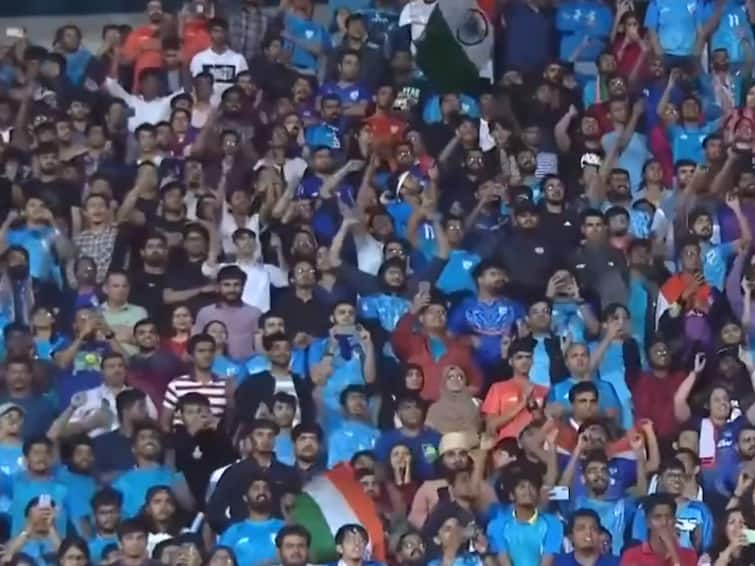 Fans Sing Vande Mataram As Indian Football Team Beat Kuwait and Wins 9th SAFF Championship in Kanteerava Stadium SAFF Championship 2023: 26వేల మంది ఒకేసారి ‘వందేమాతరం’ అంటూ నినదిస్తే ఎట్టుంటదో తెలుసా - వీడియో వైరల్