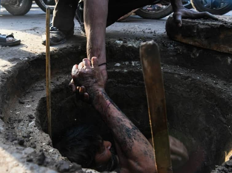 India To Become Manual Scavenging Free By August As Govt Aims To Reduce Sewer Deaths India To Become Manual Scavenging Free By August As Govt Aims To Reduce Sewer Deaths