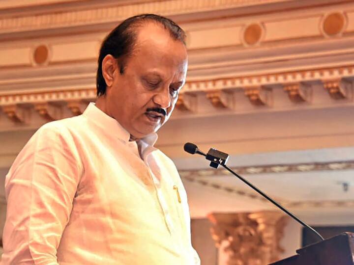 इसके बाद 23 नवंबर 2019 को वो मौका आया जब उन्होंने महाराष्ट्र की बीजेपी सरकार में देवेंद्र फडणवीस का समर्थन किया और तीसरी बार महाराष्ट्र के डिप्टी सीएम बने. हालांकि महज 3 दिनों बाद ही 26 नवंबर 2019 को उन्होंने इस पद से इस्तीफा दे दिया.