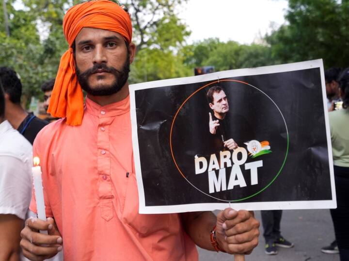 भारतीय युवा कांग्रेस ने केंद्र सरकार पर मणिपुर हिंसा को रोक पाने में विफलता का आरोप लगाया और प्रदेश की भारतीय जनता पार्टी सरकार को बर्खास्त करने की मांग की.