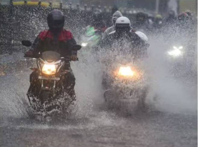 bike maintenance tips some important tips for bike maintenance on monsoon session Bike Tips: ਮੀਂਹ ਦੇ ਮੌਸਮ 'ਚ ਆਪਣੀ ਬਾਈਕ ਨੂੰ ਇੰਝ ਰੱਖੋ ਸੁਰੱਖਿਅਤ, ਨਹੀਂ ਹੋਵੇਗੀ ਕੋਈ ਸਮੱਸਿਆ