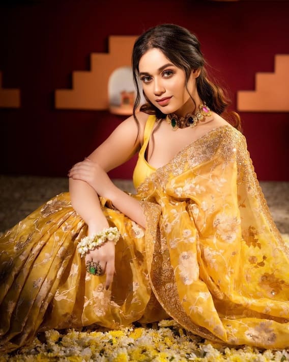 Jannat Zubair Captivates With Her Stunning Look In A Yellow Saree SEE PICS