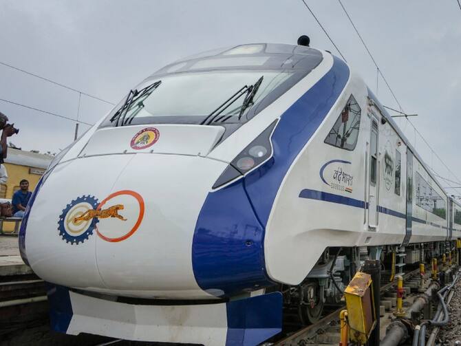 Vande Bharat Express Lucknow To Gorakhpur Via Ayodhya Vande Bharat Train Rout Time | Vande Bharat Express: गोरखपुर से लखनऊ के बीच चलने वाली वंदे भारत एक्सप्रेस का पूरा रुट, इन स्टेशनों