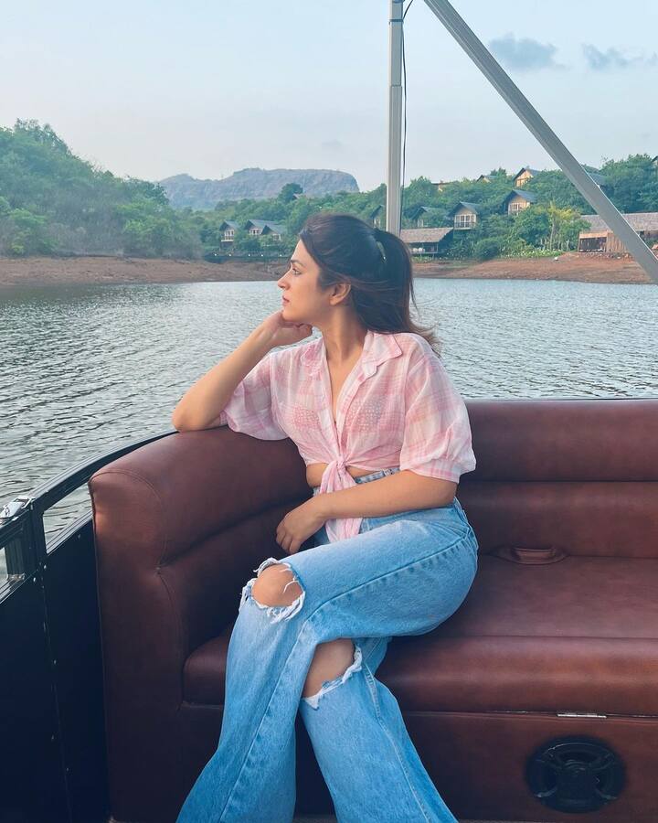 తాజాగా ఆమె షేర్ చేసిన ఫోటోలు వైరల్ అయ్యాయి.