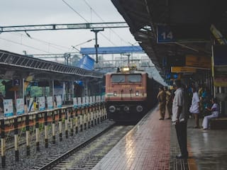 Madurai zone: வடமாநிலங்களில் கனமழை காரணமாக சண்டிகர் - மதுரை ரயில் ரத்து - தெற்கு ரயில்வே அறிவிப்பு  !