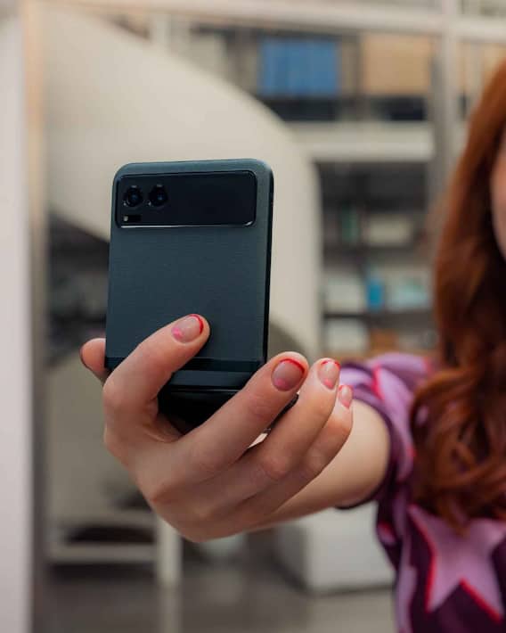 3 Foldables Challengers To Moto Razr 40