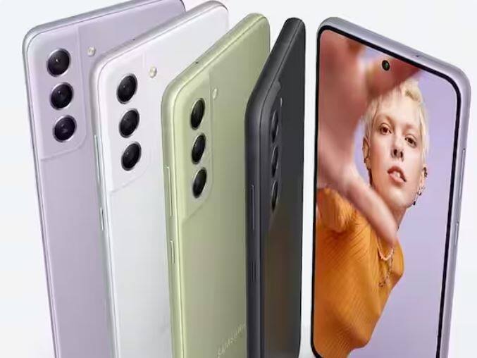 Samsung Galaxy S21 FE: ਜੇਕਰ ਤੁਸੀਂ ਸੈਮਸੰਗ ਬ੍ਰਾਂਡ 'ਚ ਖਰੀਦਣਾ ਚਾਹੁੰਦੇ ਹੋ, ਤਾਂ ਇਹ ਸਮਾਰਟਫੋਨ ਤੁਹਾਨੂੰ ਅਜਿਹੇ ਬਜਟ 'ਚ ਸ਼ਾਨਦਾਰ ਅਨੁਭਵ ਦੇਵੇਗਾ। ਫਿਲਹਾਲ ਫਲਿੱਪਕਾਰਟ 'ਤੇ ਇਸ ਦੀ ਕੀਮਤ 39,999 ਰੁਪਏ ਹੈ। 8GB RAM + 128GB ਸਟੋਰੇਜ ਵਾਲੇ ਇਸ ਹੈਂਡਸੈੱਟ ਵਿੱਚ 6.4 ਇੰਚ ਦੀ QHD ਸਕਰੀਨ ਹੈ। 16MP ਦਾ ਟ੍ਰਿਪਲ ਰੀਅਰ ਕੈਮਰਾ ਸੈੱਟਅਪ ਹੈ। ਸੈਲਫੀ ਲਈ 32MP ਦਾ ਫਰੰਟ ਕੈਮਰਾ ਹੈ। 4800 mAh ਦੀ ਬੈਟਰੀ ਹੈ।