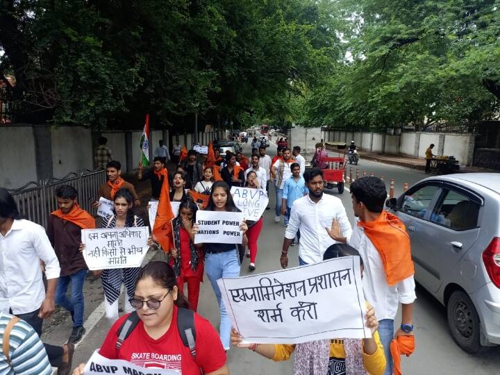 School of Open Learning students of Delhi University protest for their 7 point demands ann DU Protest: दिल्ली विश्वविद्यालय के SOL छात्रों का 7 सूत्रीय मांगों को लेकर प्रदर्शन, आंदोलन करने की दी चेतावनी