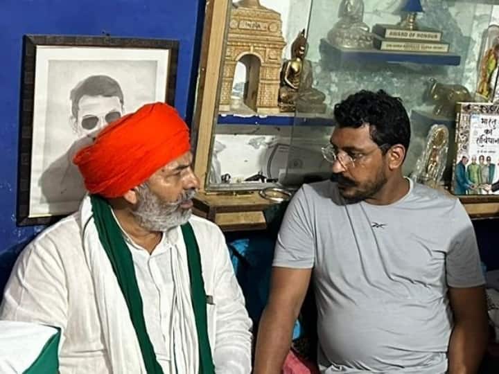 Rakesh Tikait meet Bhim Army Chief Chandrashekhar Azad and Share Photo on Twitter UP Politics: चंद्रशेखर आजाद से किसान नेता राकेश टिकैत ने की मुलाकात, कहा- 'ऐसे ही जारी रखें लड़ाई'