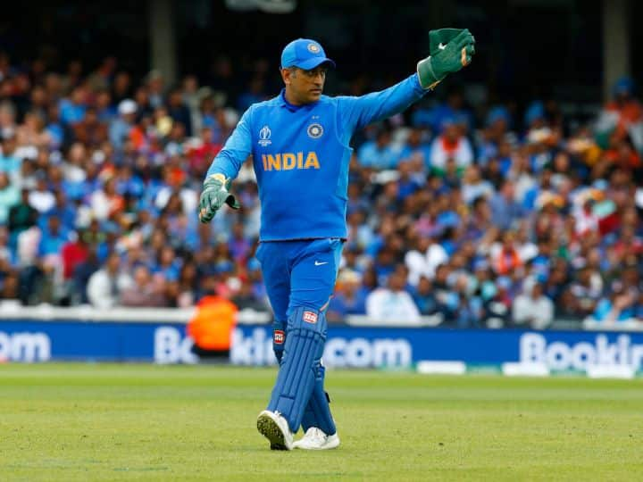 Mahendra Singh Dhoni Birthday Special Know MSD Net Worth and Investments MS Dhoni Birthday: మహేంద్రుడి ఆస్తుల విలువ ఎంతో తెలుసా? - ఒకప్పటి టికెట్ కలెక్టర్ నేడు కోట్లకు అధిపతి