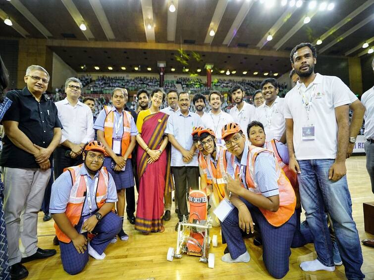 Delhi CM Arvind Kejriwal Inaugurates Delhi Robotics League High-Tech School Competition, Hails Participating Students Delhi CM Arvind Kejriwal Inaugurates Delhi Robotics League, Hails Students Taking Part In It