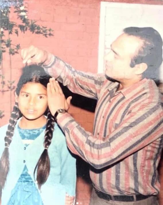 ਕਿਸ ਅਦਾਕਾਰਾ ਦੇ ਬਚਪਨ ਦੀ ਹੈ ਇਹ ਤਸਵੀਰ, ਪਛਾਣਿਆ ਕੌਣ ?