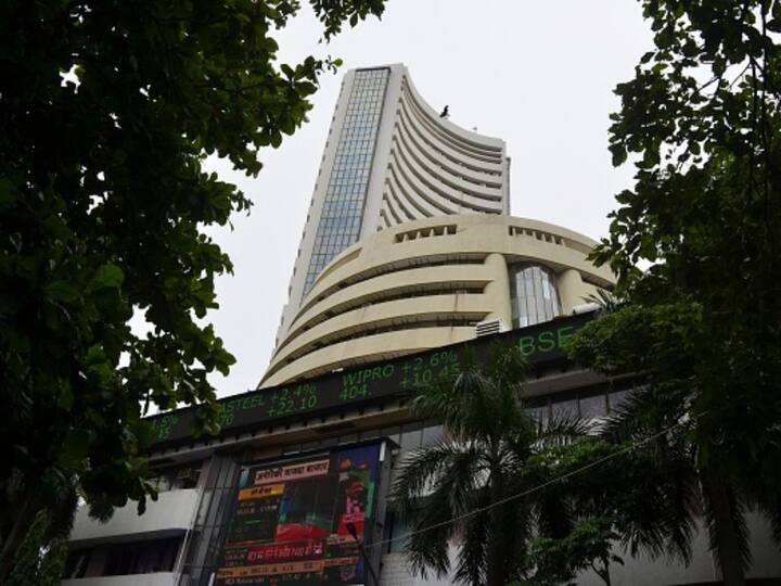 BSE-Listed Firms' Market Valuation Reaches Record High, Investors Earn Rs 1.80 Lakh Crore BSE-Listed Firms' Market Valuation Reaches Record High, Investors Earn Rs 1.80 Lakh Crore