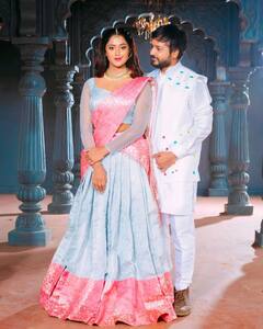 Keerthi Bhat Photos: కాబోయే భర్త కార్తీక్ తో కీర్తి పిక్స్