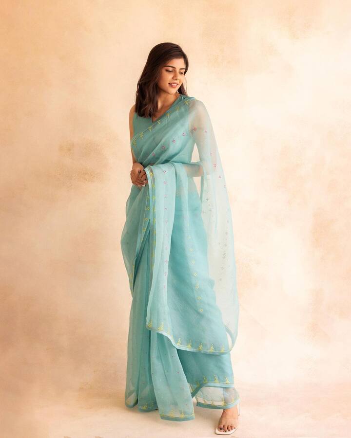 నటి లిజీ కూతురే కళ్యాణి ప్రియదర్శన్. తండ్రి ప్రియదర్శన్ దర్శకుడు.